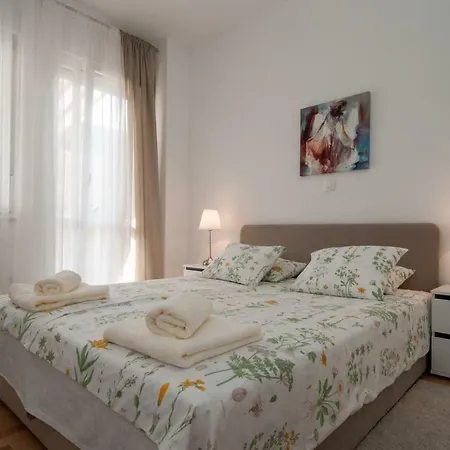 Iva, Centar * Abbázia