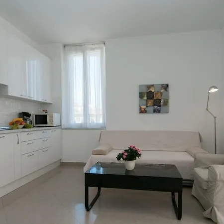 Iva, Centar * Abbázia