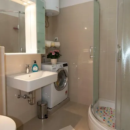 Iva, Centar Abbázia