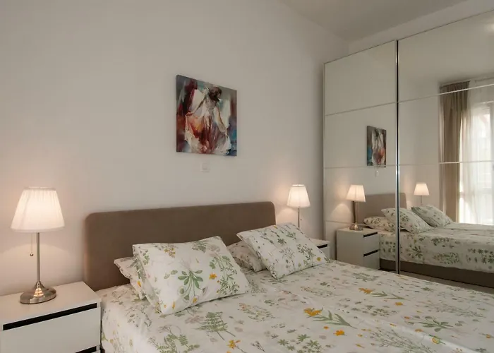 Iva, Centar * オパティヤ